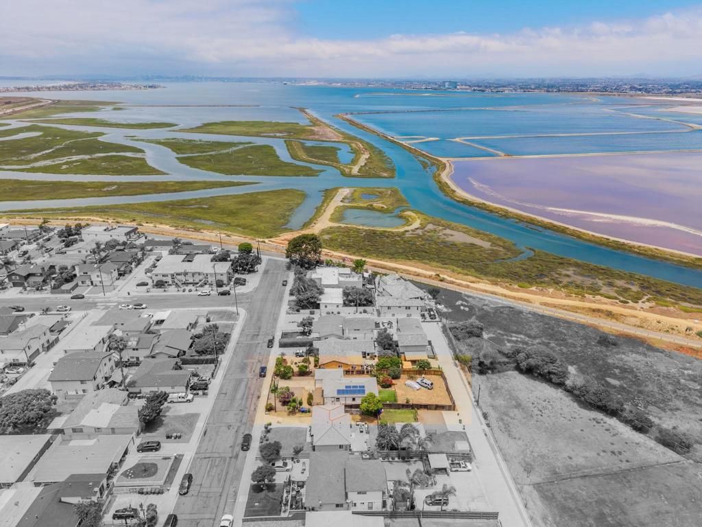 Image 22 of property listing at 425 8th Street, Imperial Beach, CA 91932