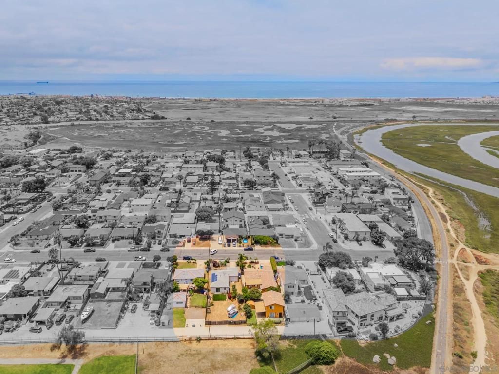 Image 24 of property listing at 425 8th Street, Imperial Beach, CA 91932