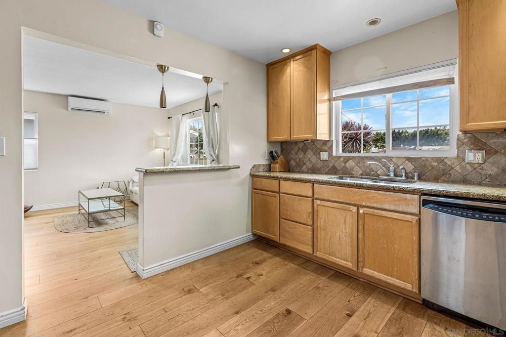 Image 5 of property listing at 425 8th Street, Imperial Beach, CA 91932