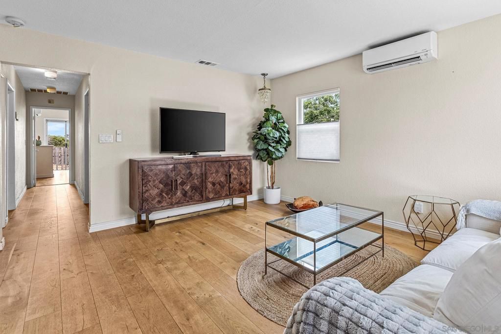Image 8 of property listing at 425 8th Street, Imperial Beach, CA 91932