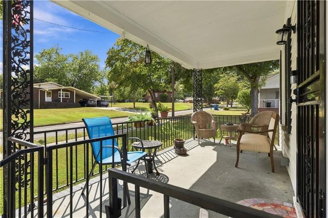 5 S 4th Street, Lindale, GA 30147