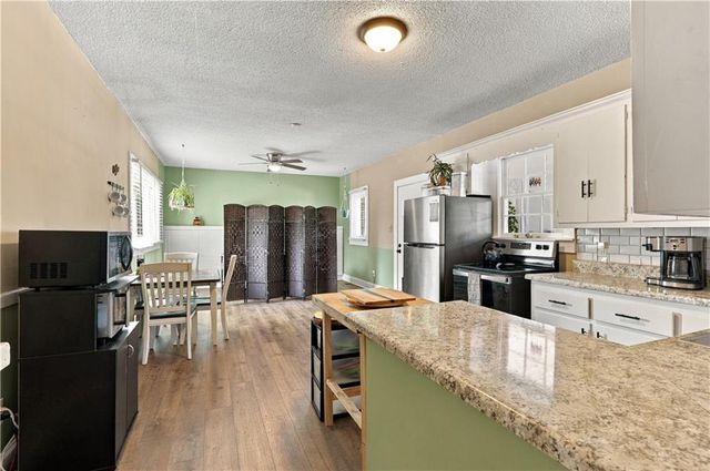5 S 4th Street, Lindale, GA 30147
