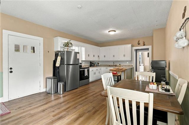 5 S 4th Street, Lindale, GA 30147