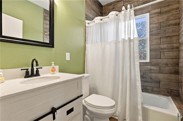 5 S 4th Street, Lindale, GA 30147