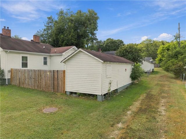 5 S 4th Street, Lindale, GA 30147