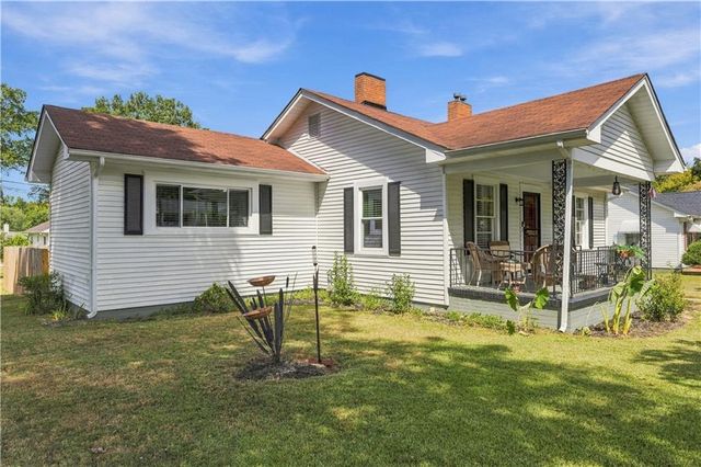 5 S 4th Street, Lindale, GA 30147