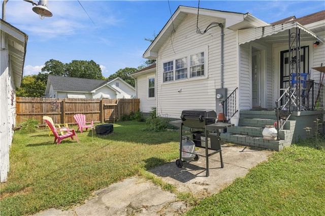 5 S 4th Street, Lindale, GA 30147