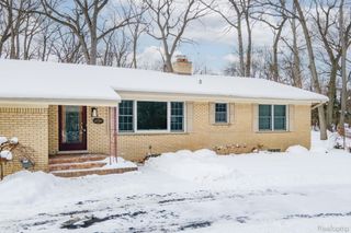 2747 Stoodleigh Drive, Rochester Hills, MI 48309