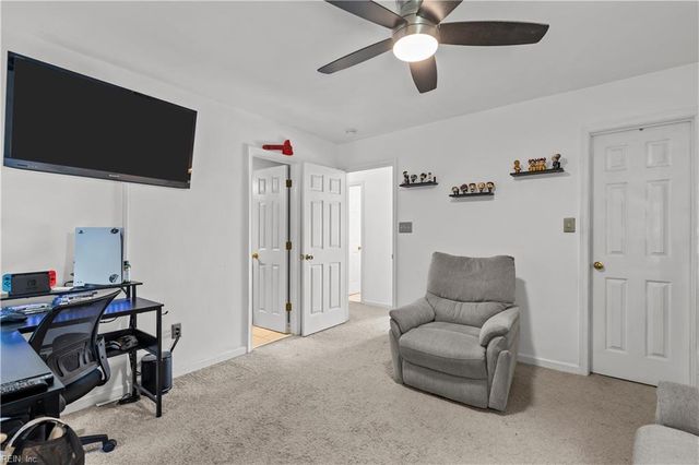 212 Greenfield CRES, Suffolk, VA 23434