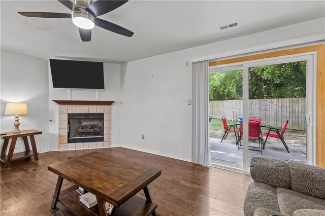 212 Greenfield CRES, Suffolk, VA 23434