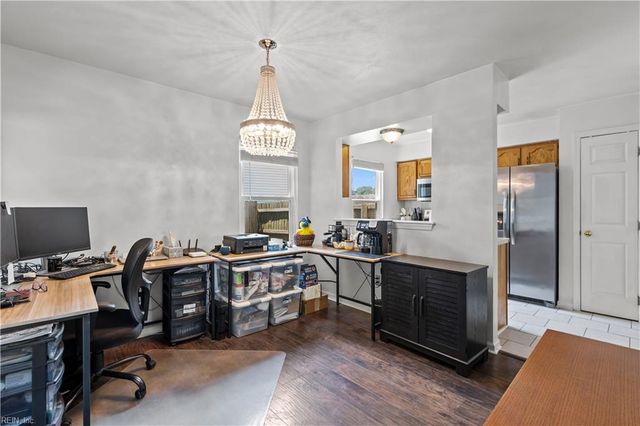 212 Greenfield CRES, Suffolk, VA 23434