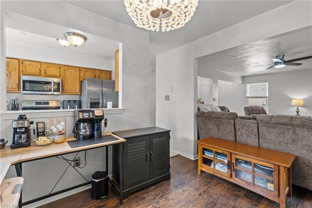 212 Greenfield CRES, Suffolk, VA 23434