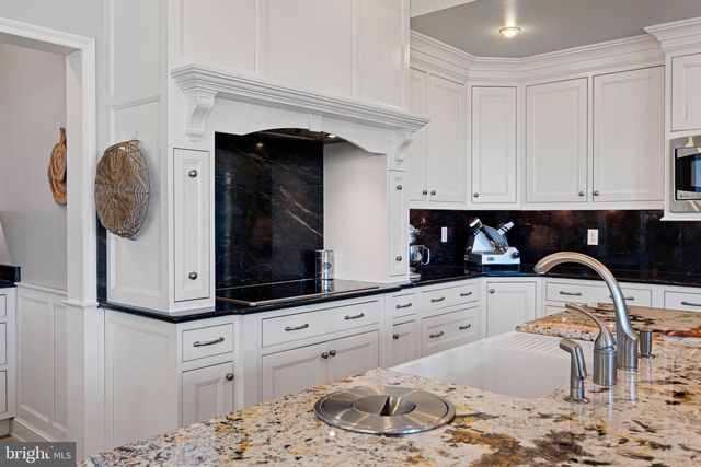 1114 TAYLORS BRIDGE RD, Townsend, DE 19734