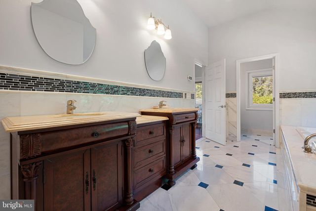 1114 TAYLORS BRIDGE RD, Townsend, DE 19734