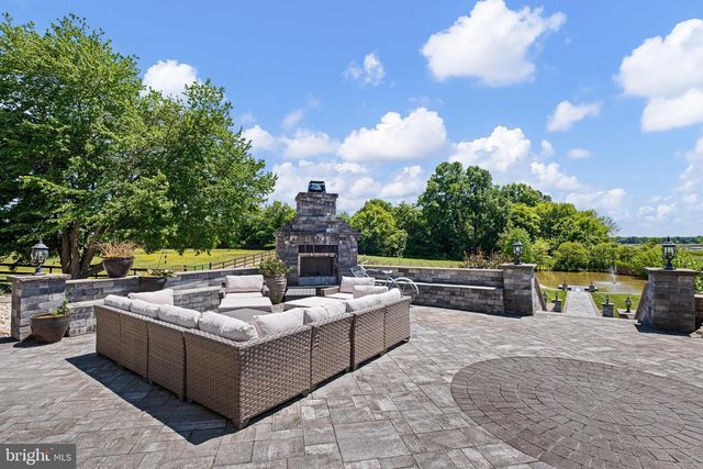 1114 TAYLORS BRIDGE RD, Townsend, DE 19734