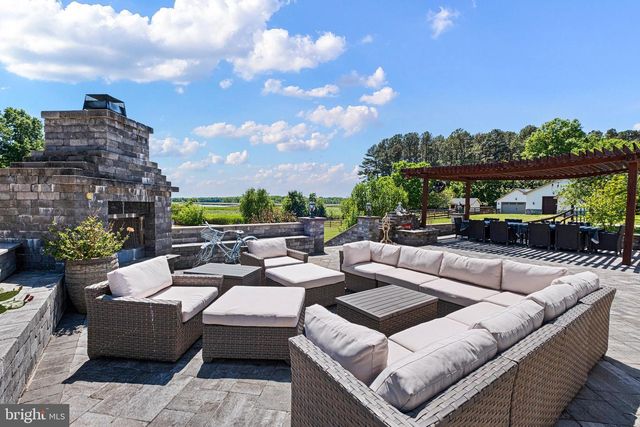 1114 TAYLORS BRIDGE RD, Townsend, DE 19734