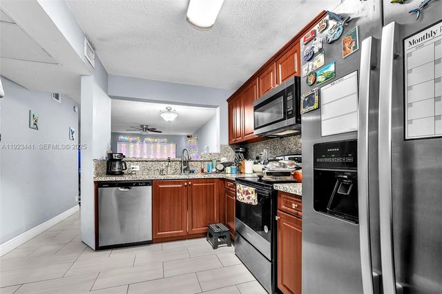 9000 NW 28th Dr 1-207, Coral Springs, FL 33065