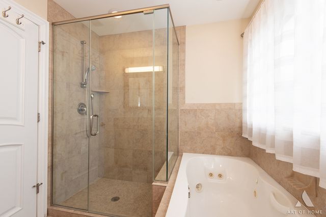 3456 N Pioneer Avenue, Chicago, IL 60634