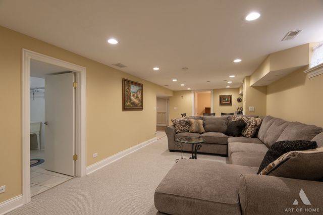 3456 N Pioneer Avenue, Chicago, IL 60634