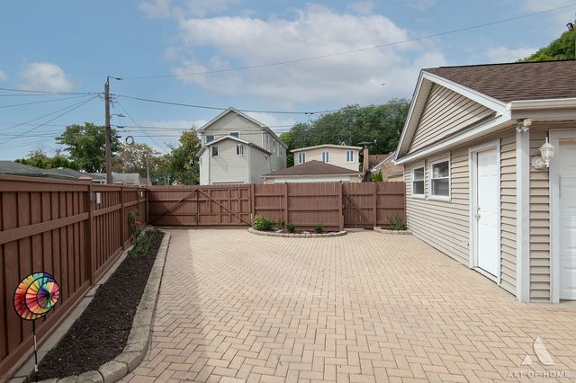 3456 N Pioneer Avenue, Chicago, IL 60634