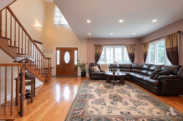 3456 N Pioneer Avenue, Chicago, IL 60634