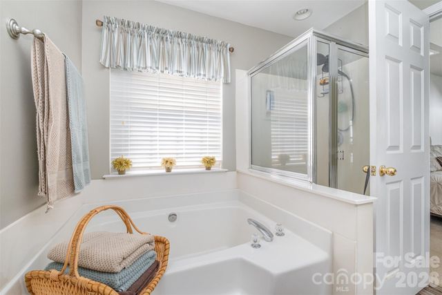 6859 Lakecrest Court, Denver, NC 28037