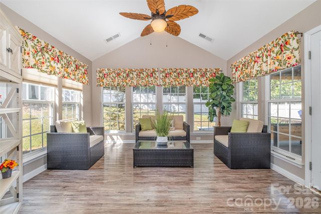 6859 Lakecrest Court, Denver, NC 28037