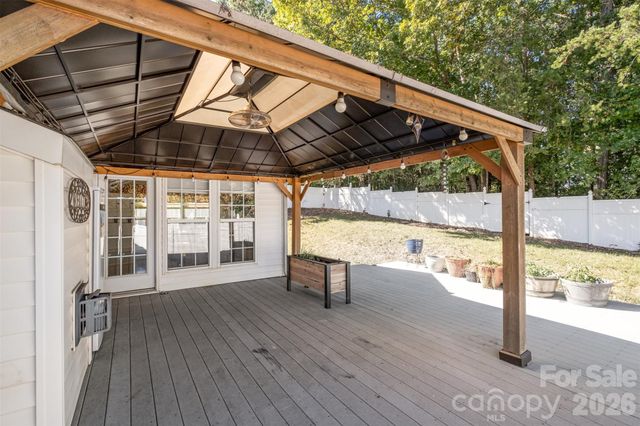 6859 Lakecrest Court, Denver, NC 28037