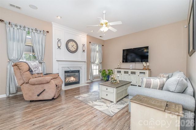 6859 Lakecrest Court, Denver, NC 28037