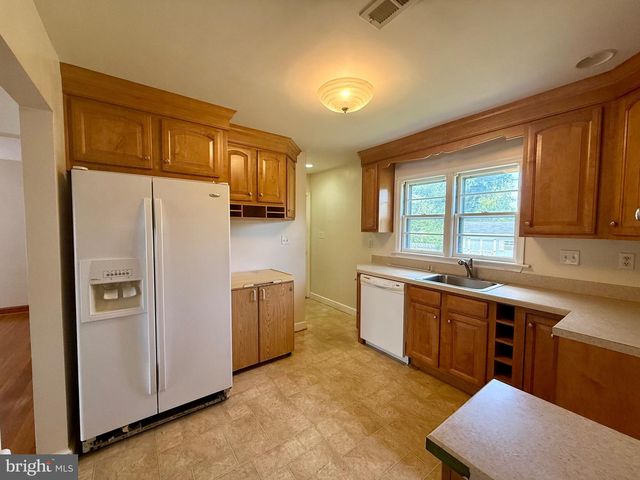 10916 ALLEN AVE, Hagerstown, MD 21740
