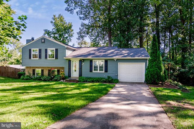 7807 FREEHOLLOW DR, Falls Church, VA 22042