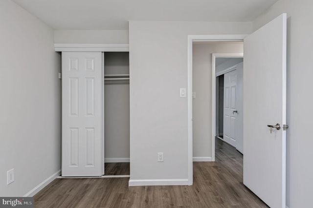 7807 FREEHOLLOW DR, Falls Church, VA 22042