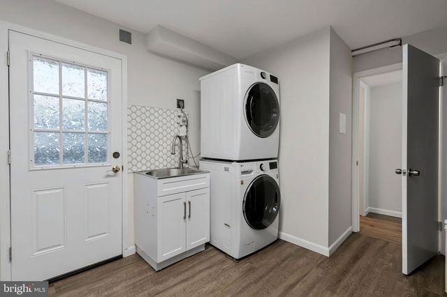 7807 FREEHOLLOW DR, Falls Church, VA 22042