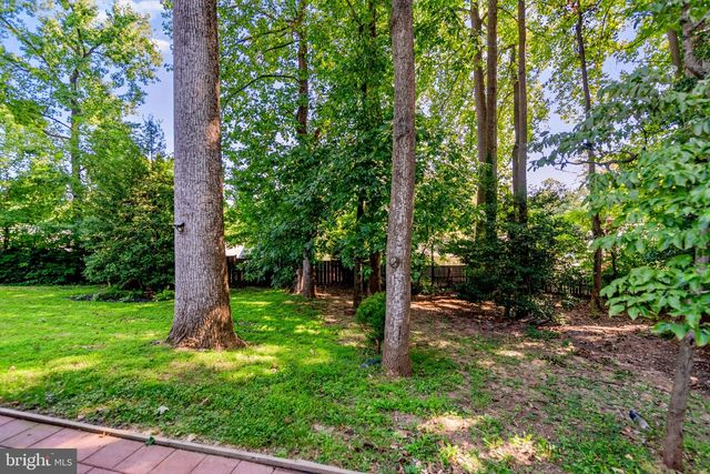 7807 FREEHOLLOW DR, Falls Church, VA 22042