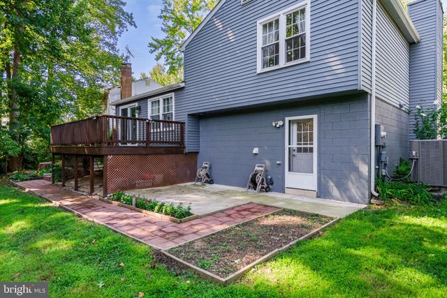 7807 FREEHOLLOW DR, Falls Church, VA 22042