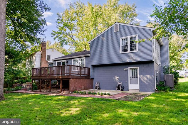7807 FREEHOLLOW DR, Falls Church, VA 22042
