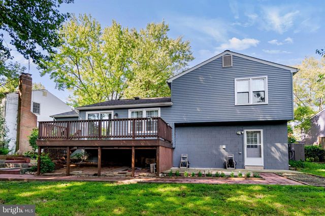 7807 FREEHOLLOW DR, Falls Church, VA 22042