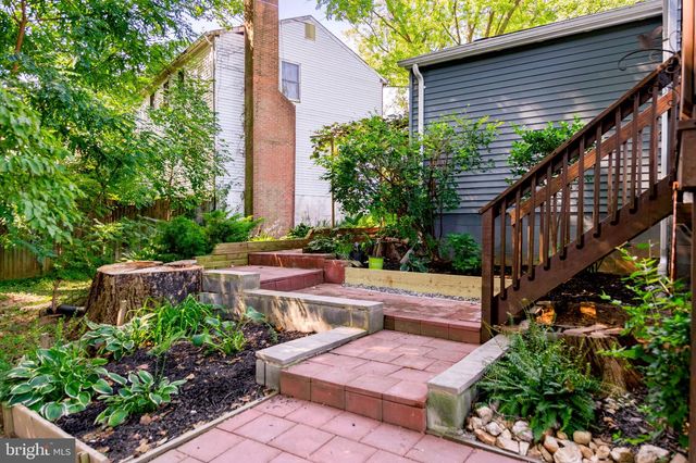 7807 FREEHOLLOW DR, Falls Church, VA 22042