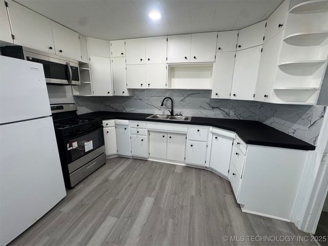 909 N 6th Street, Mcalester, OK 74501