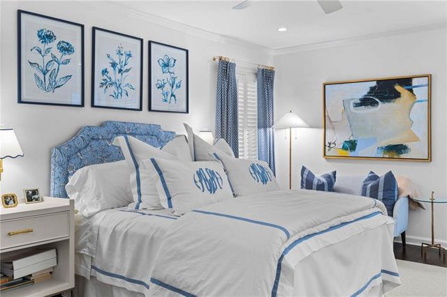1556 Walthall Court NW, Atlanta, GA 30318