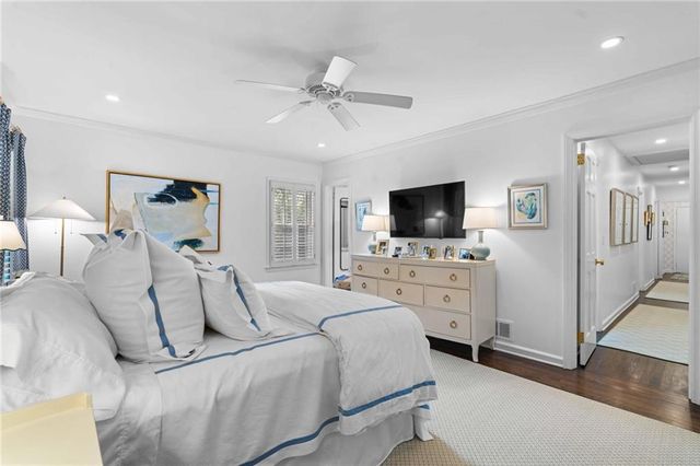1556 Walthall Court NW, Atlanta, GA 30318