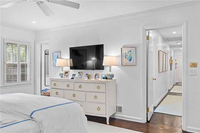 1556 Walthall Court NW, Atlanta, GA 30318