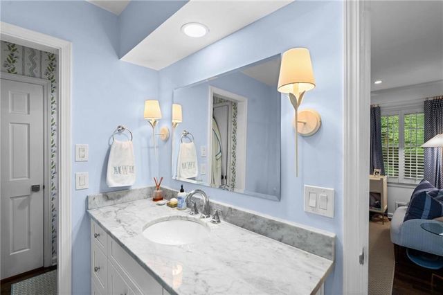 1556 Walthall Court NW, Atlanta, GA 30318
