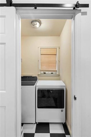 1556 Walthall Court NW, Atlanta, GA 30318