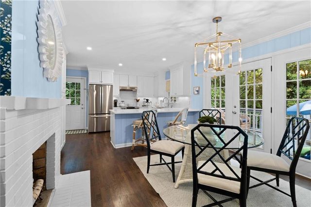 1556 Walthall Court NW, Atlanta, GA 30318