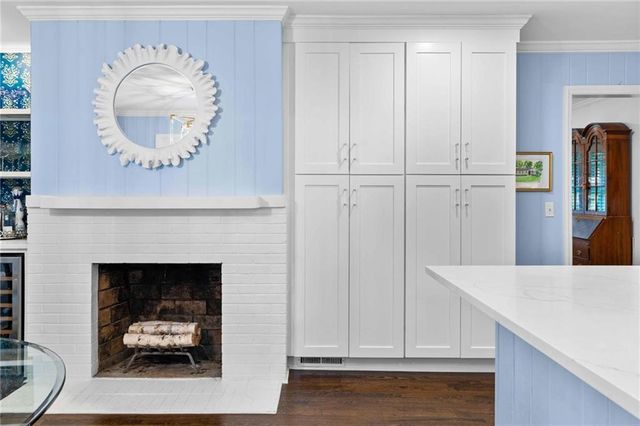 1556 Walthall Court NW, Atlanta, GA 30318