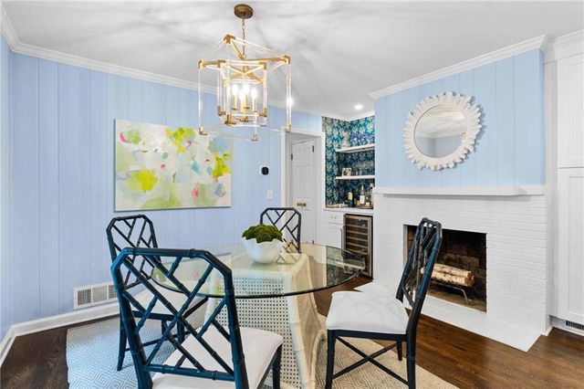 1556 Walthall Court NW, Atlanta, GA 30318