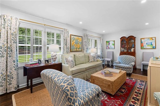 1556 Walthall Court NW, Atlanta, GA 30318