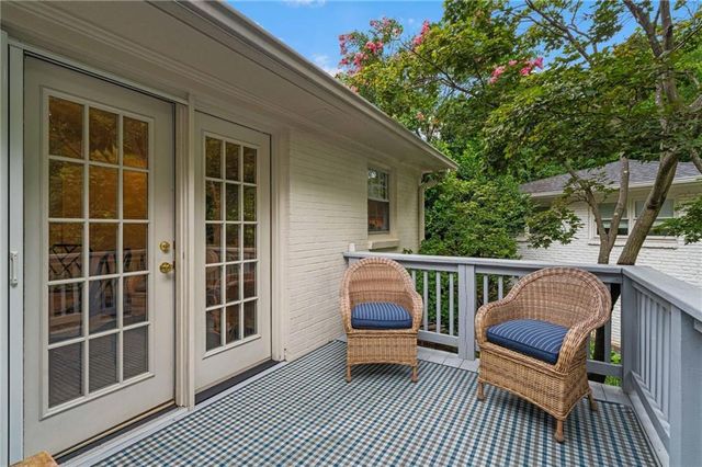 1556 Walthall Court NW, Atlanta, GA 30318