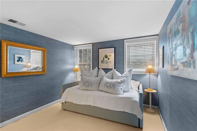 1556 Walthall Court NW, Atlanta, GA 30318
